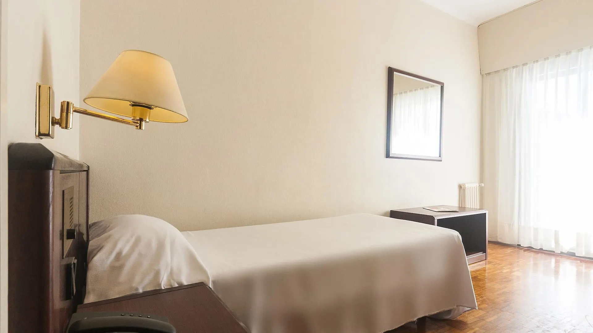 Hotel Lauria Tarragona 3*,  İspanya