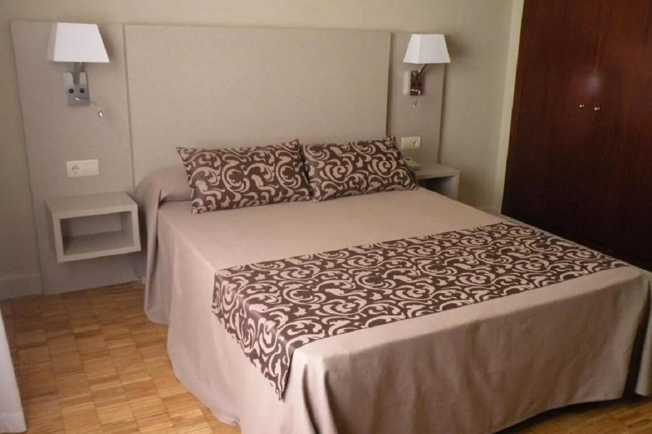 ***  Hotel Lauria Tarragona İspanya